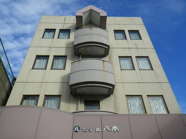 *【外観】JR鷹ノ巣駅0分！秋田でのビジネスや観光拠点にどうぞ。
