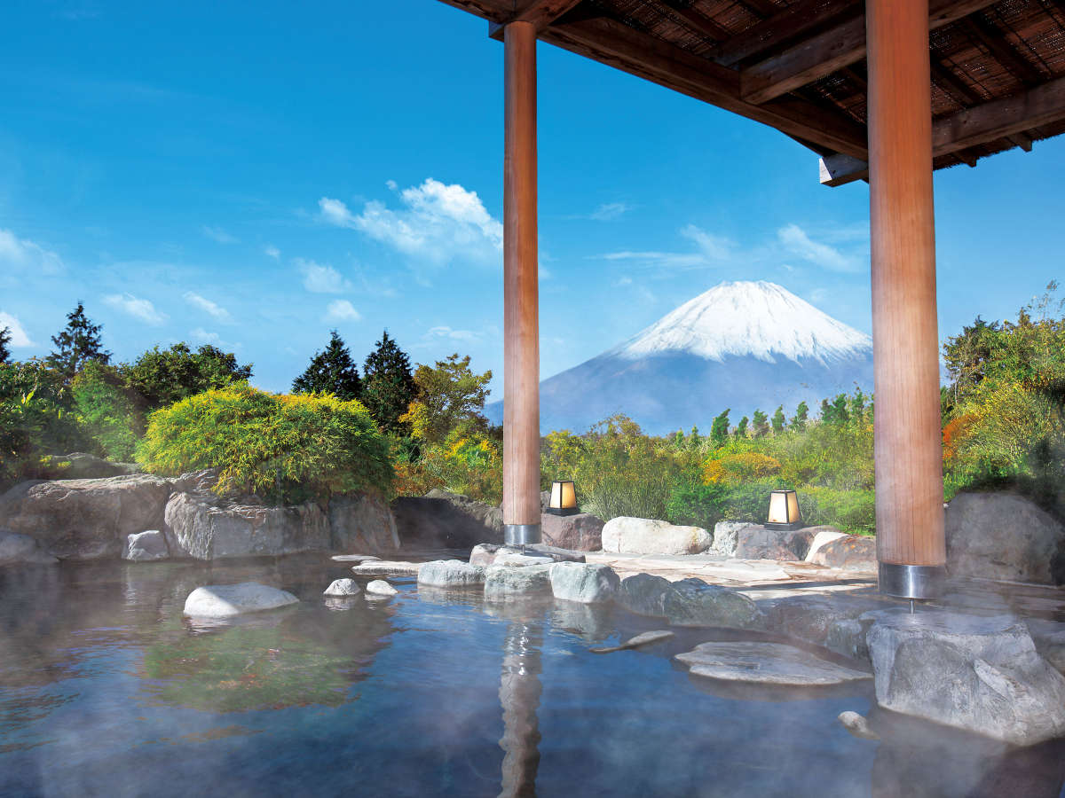 富士山を望む絶景露天！四季折々、表情を変える富士山を是非お楽しみください。