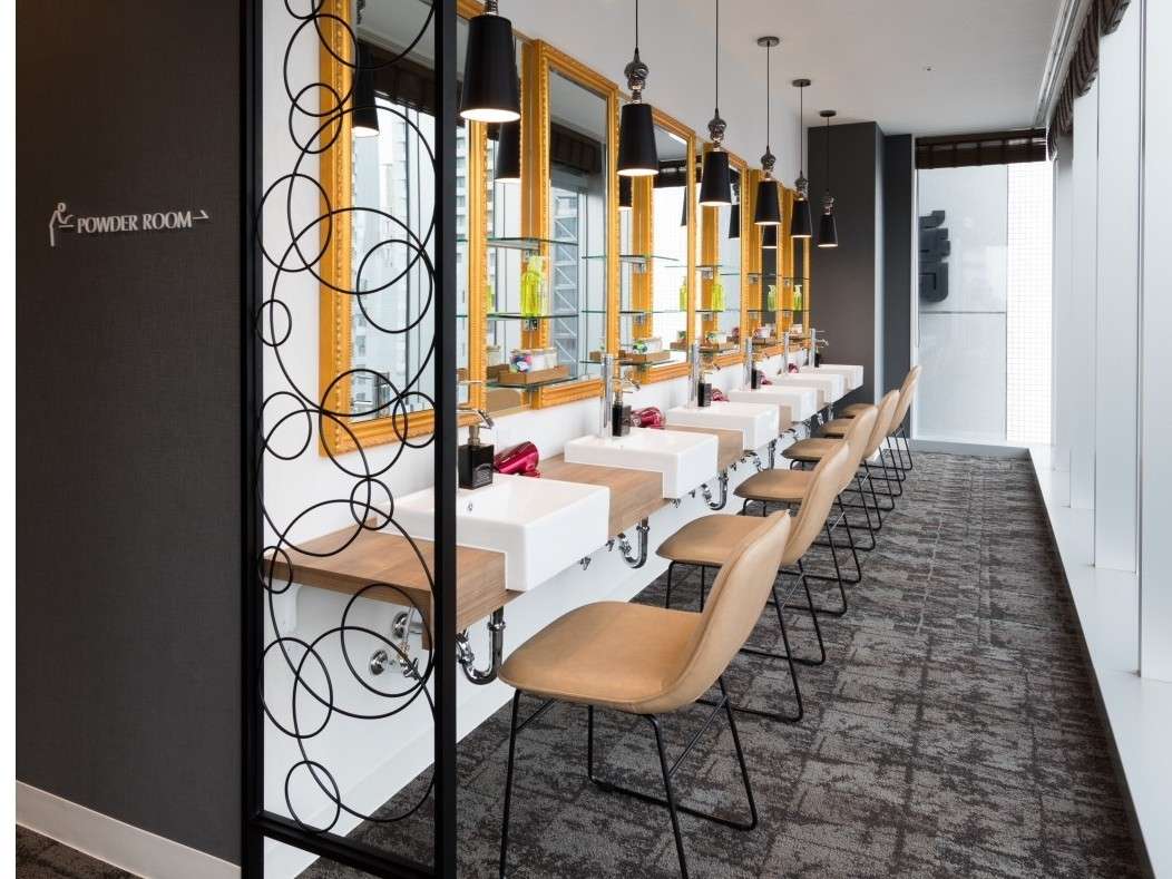 �p�E�_�[���[��