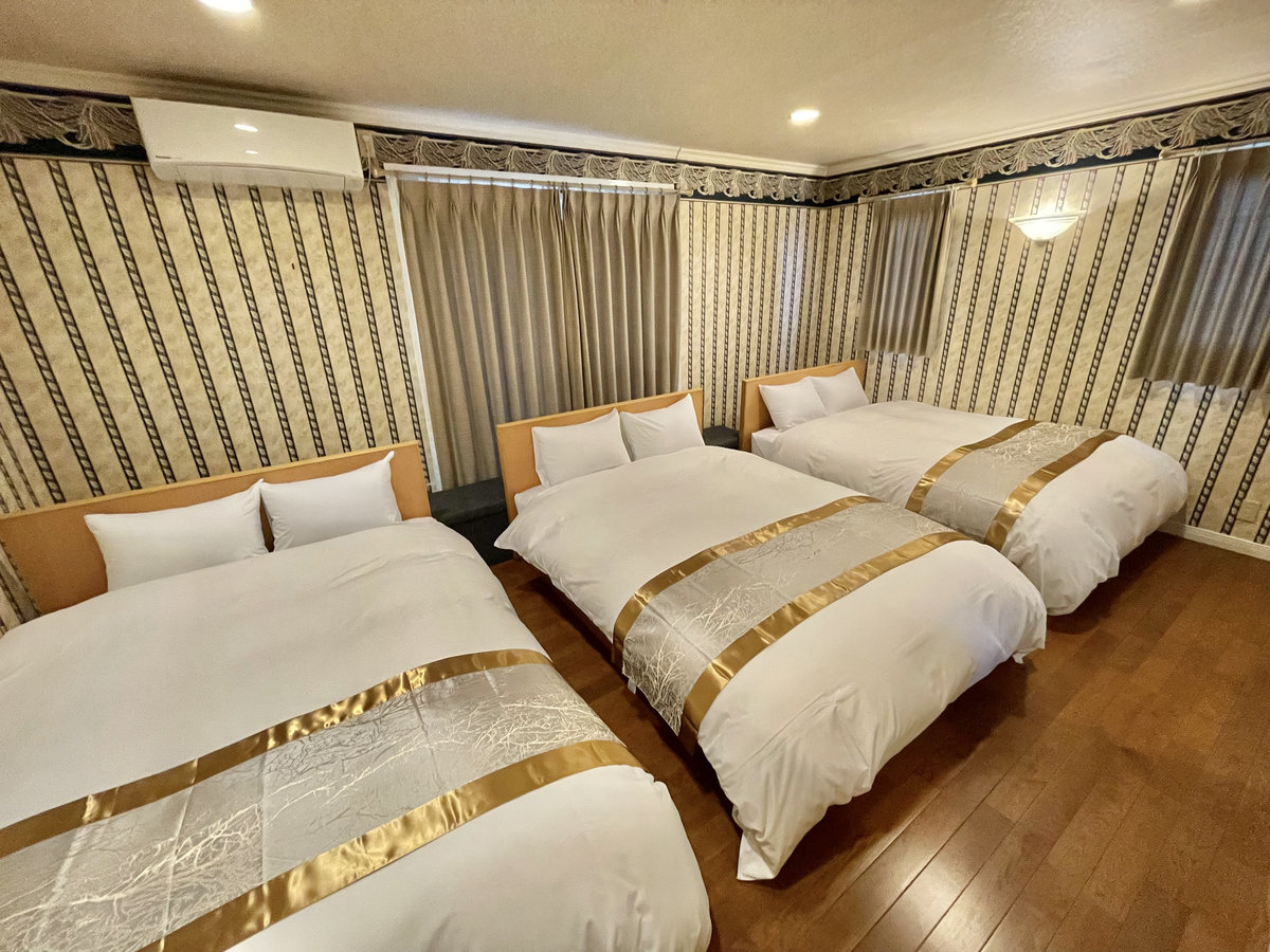 ホテル仕様のフランスベッドを使用しております。