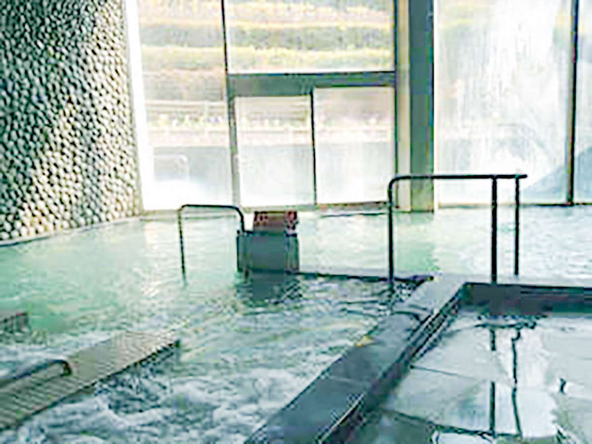 露天風呂・ジェットバス・サウナ…多彩なお風呂を楽しめます。