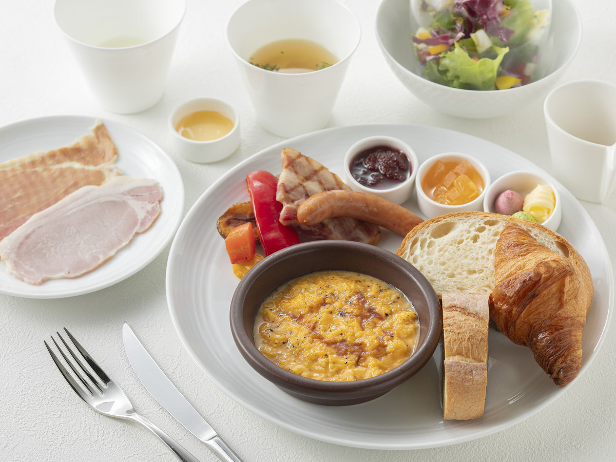 1日の始まりにクロスホテル札幌こだわりの朝食を。写真は洋食(hache style)イメージ。