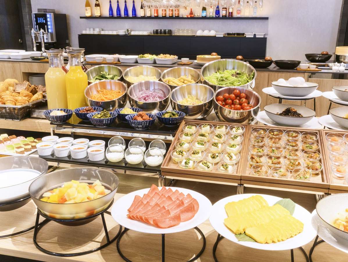 大人気の朝食バイキング