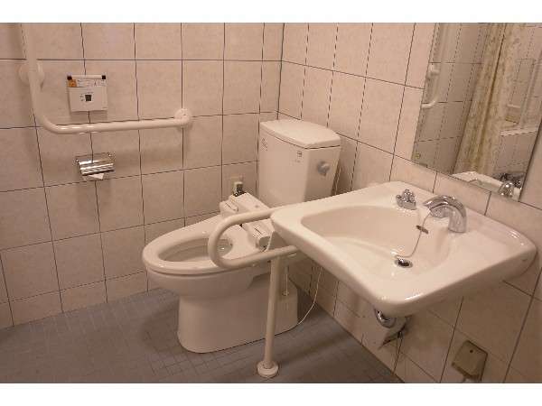 【旅の宿　らくちん】デラックスツイン（31平米）トイレ