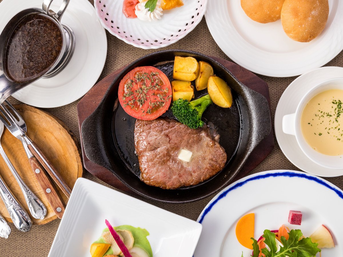 肉の旨みたっぷり柔らかな味のある170gの国産和牛鉄板ステーキコース