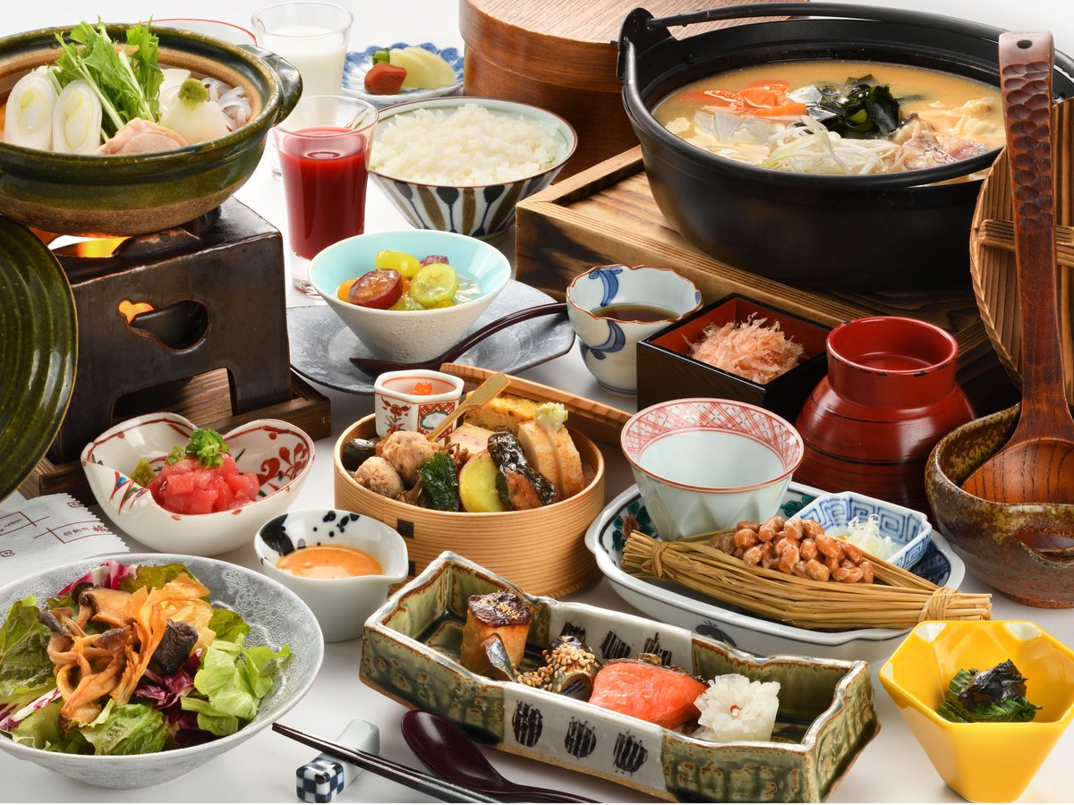 和食朝膳「よい朝のために」大鉢でご用意するお味噌汁や、お豆腐料理、心も体も温まる朝食