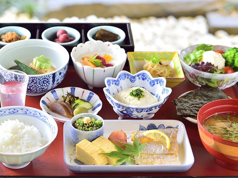 日本料理「弁慶」和朝食