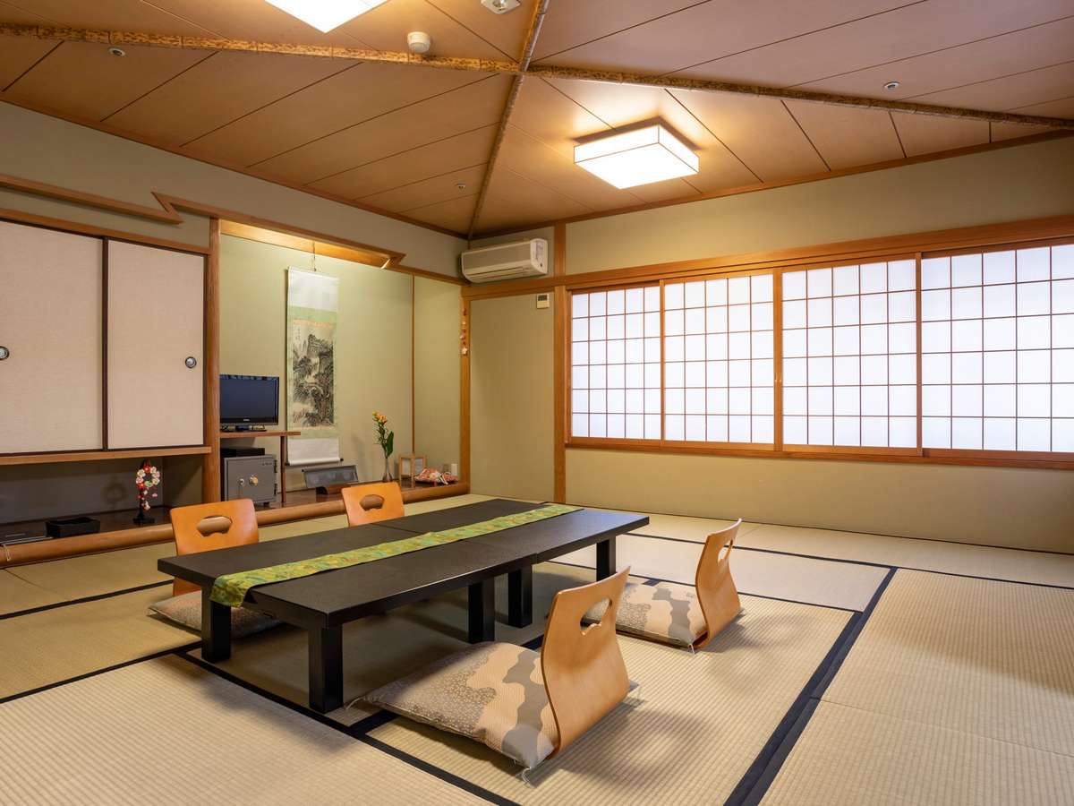 本館の客室は京畳でゆったり♪