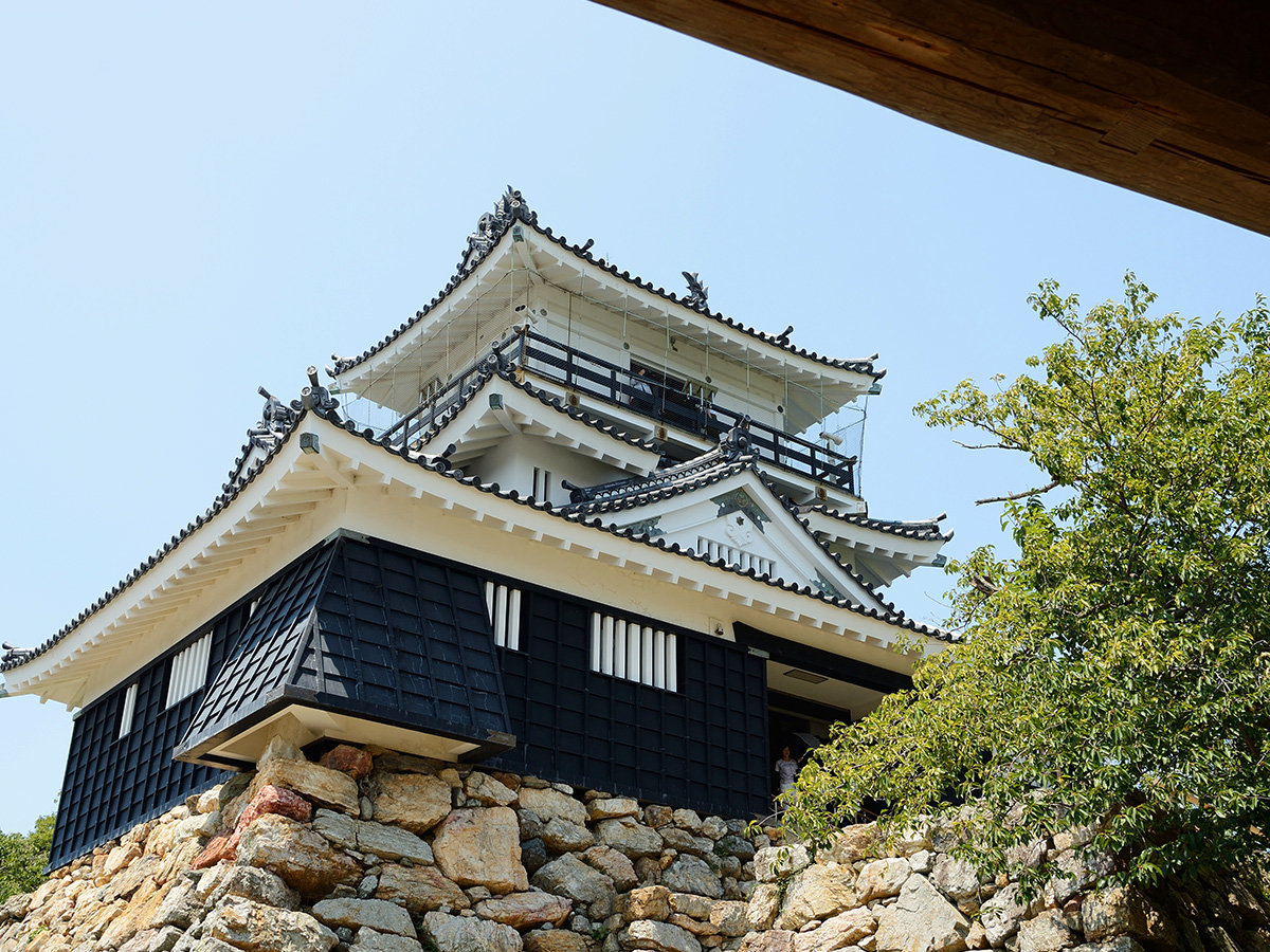 ■浜松城／車で約30分。徳川家康公が若き日を過ごしたことから「出世城」とも呼ばれます。