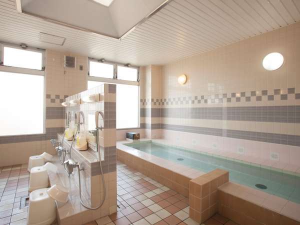 ゆったりリラックスできる大浴場もご利用可!(男性専用)旅の疲れをゆっくり癒してください♪