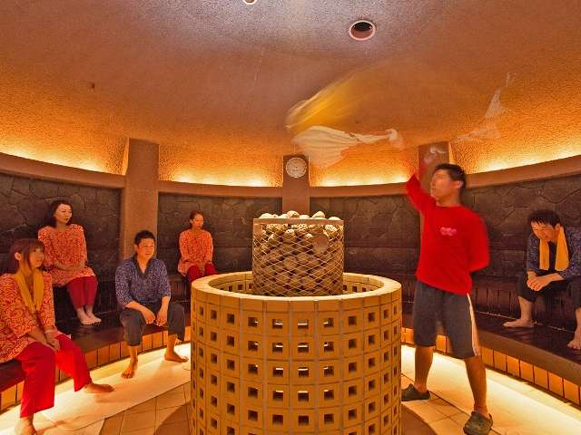 ストーンスパで開催される人気のアロマ蒸気浴『ロウリュウ』
