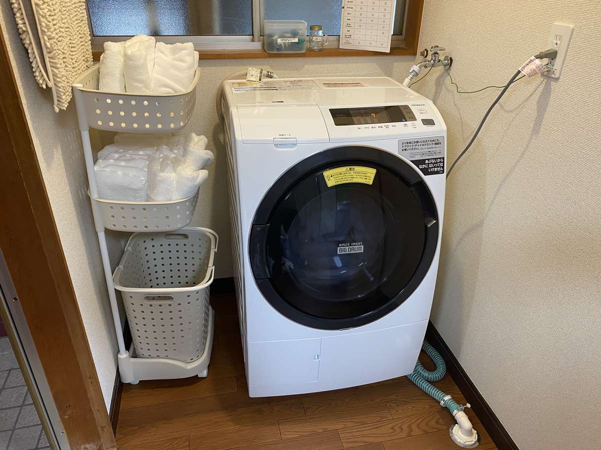 ドラム洗濯機（1回100円有料）