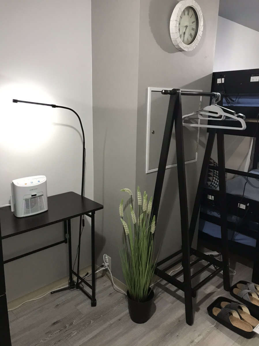 安心してご滞在いただけるよう、各部屋に除菌機器を設置しております。