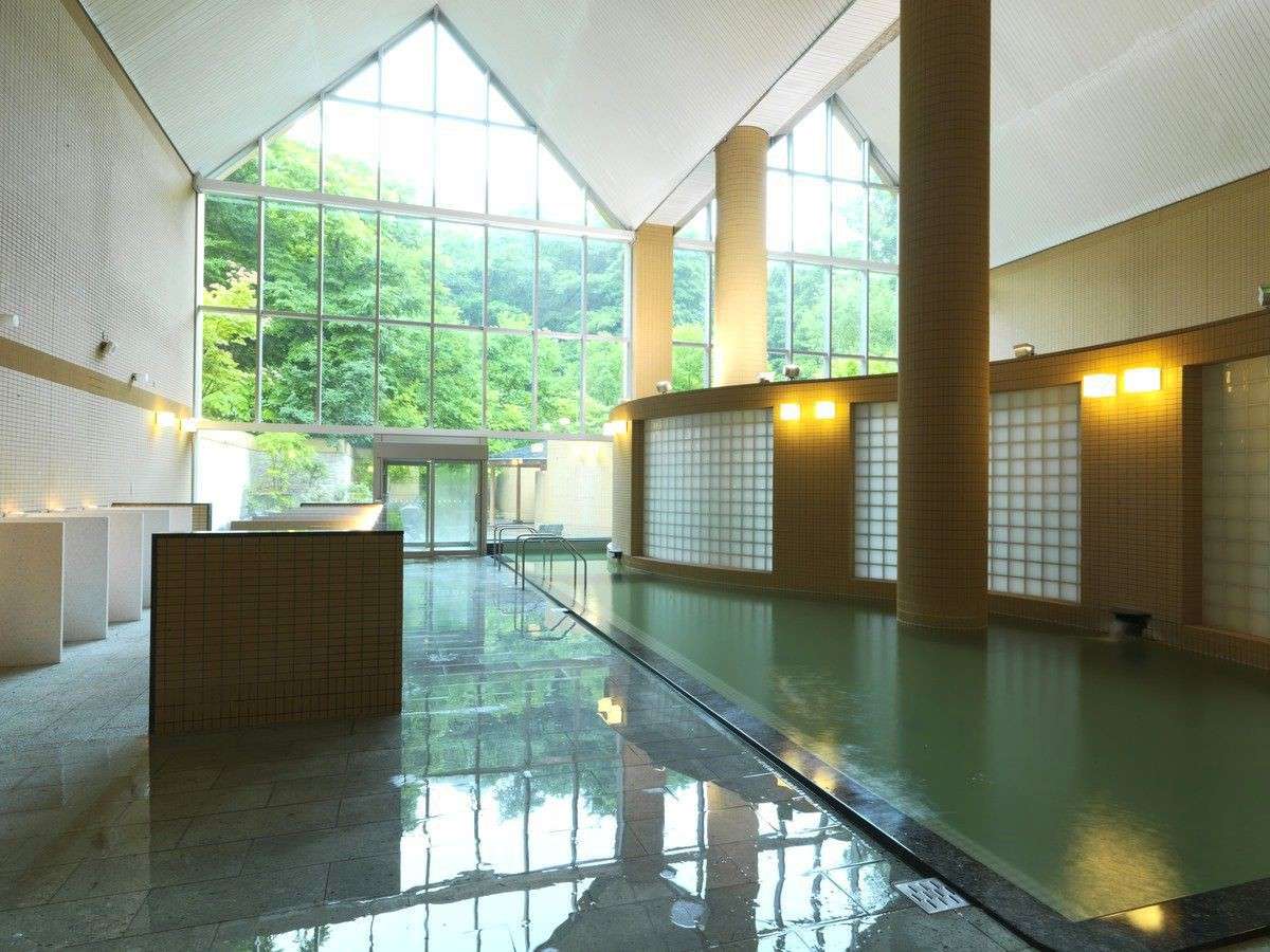 【定山渓 鶴雅リゾートスパ 森の謌（もりのうた）】大浴場