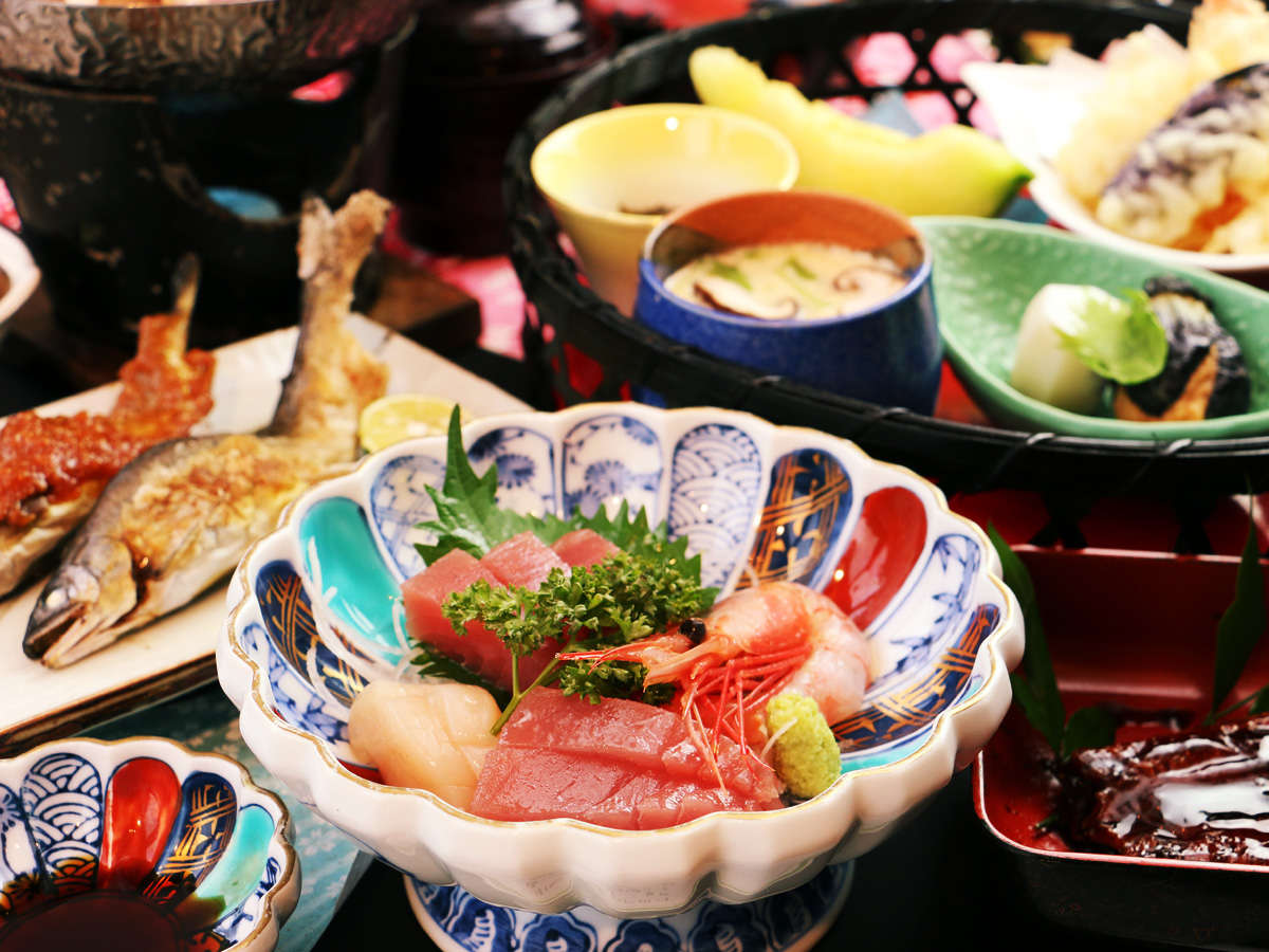 【#夕食一例-グレードアップ】川魚の女王・鮎や鰻の蒲焼きなど、名物料理を贅沢コースでご堪能下さい！！