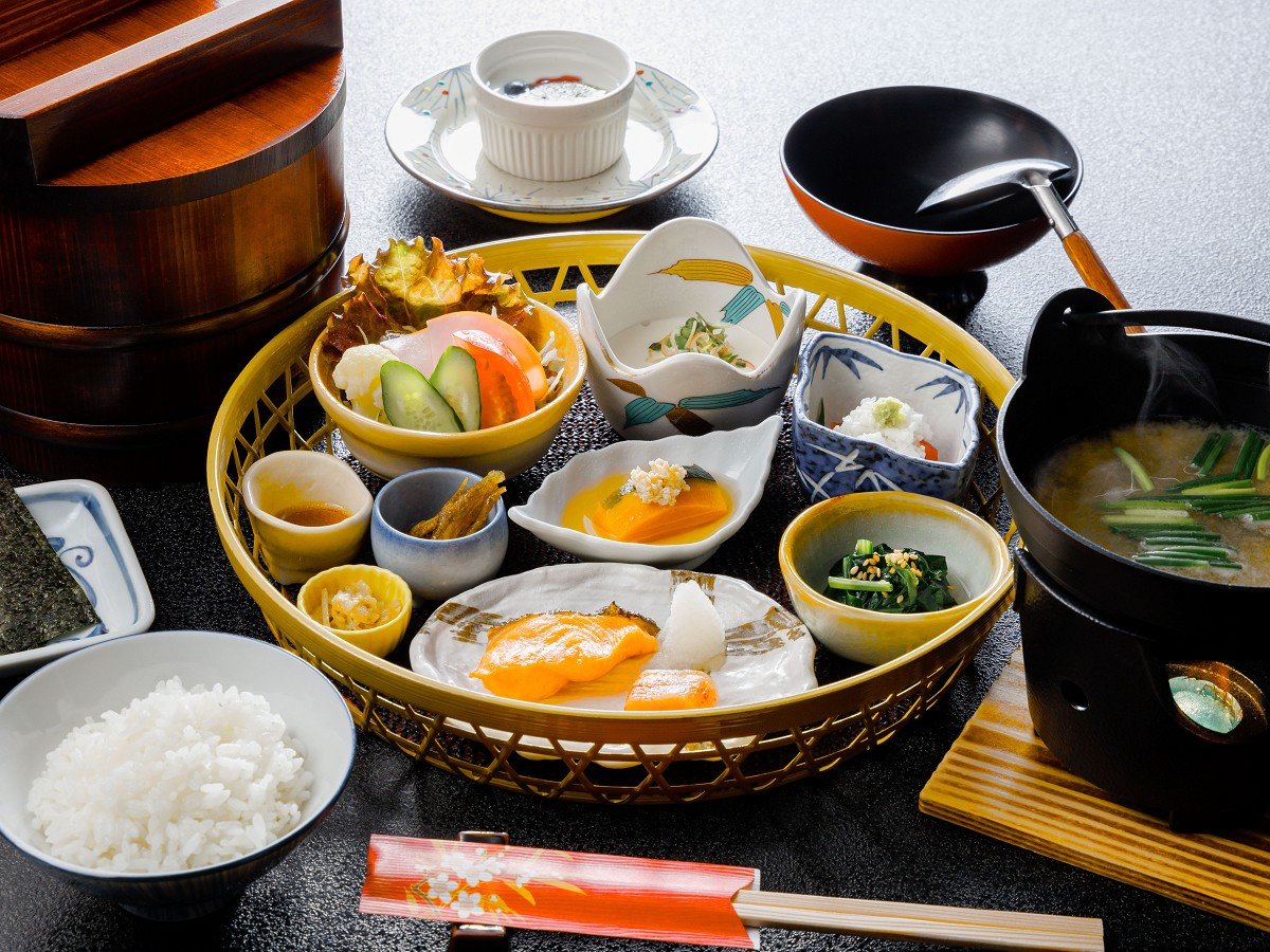 餐饮