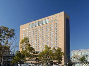 釧路市内中心に位置する17階建ての釧路市街最大客室400室のホテルです