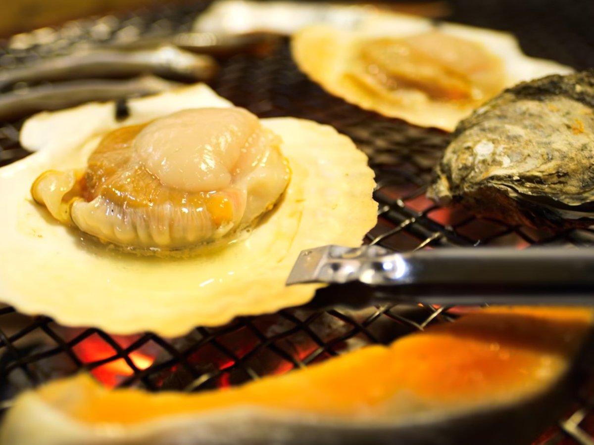 【炉ばた】炉ばたは釧路が発祥の地と言われています。 釧路の新鮮な魚貝を堪能。（ホテルより徒歩5～10分）