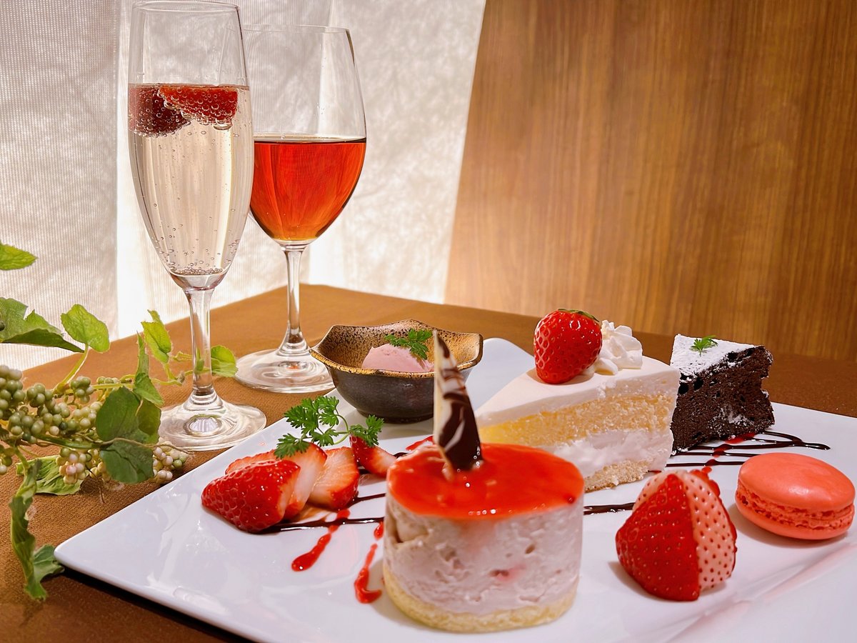 栃木のいちごフェアの特典はいちご一杯のデザートプレートといちごのワイン&カクテル!