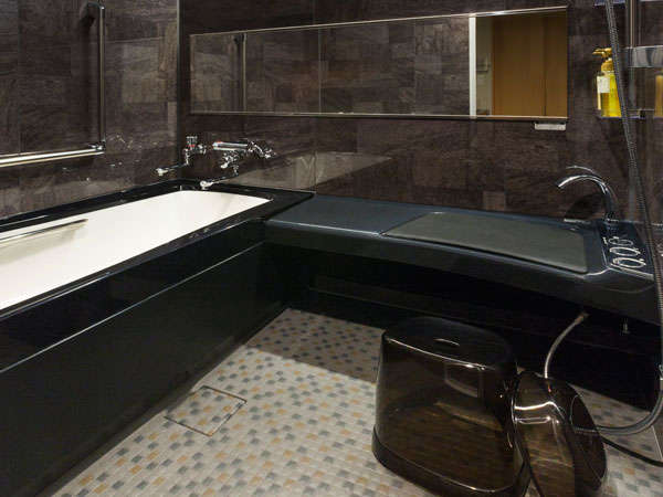 ニセコ【いこいの湯宿　いろは】新館・和洋室ユニバーサルデザイン（最大６名・55平米）浴室