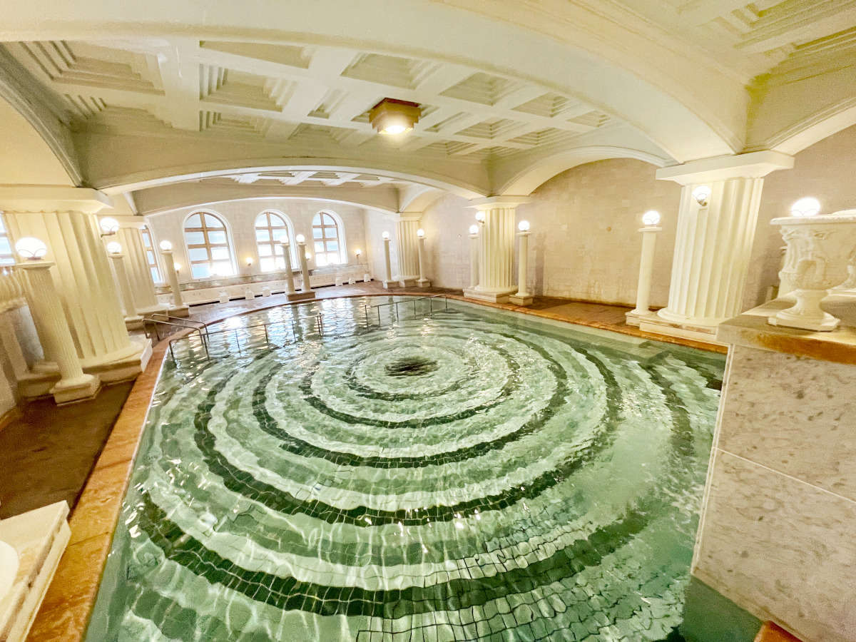 【ローマ風呂】古代ローマ・テルマエをモチーフとした大浴場