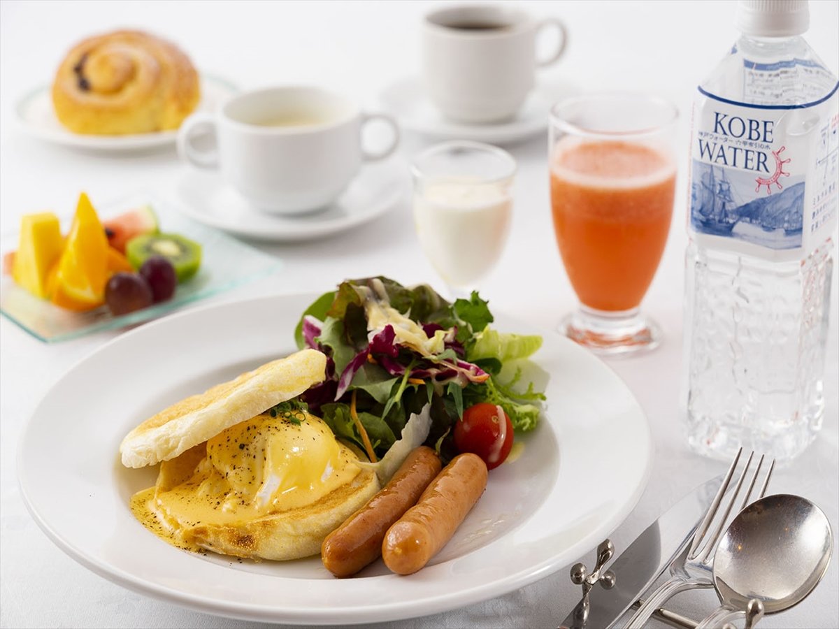 【洋朝食】地場食材を使用した、エッグベネディクトがメインの朝食です♪