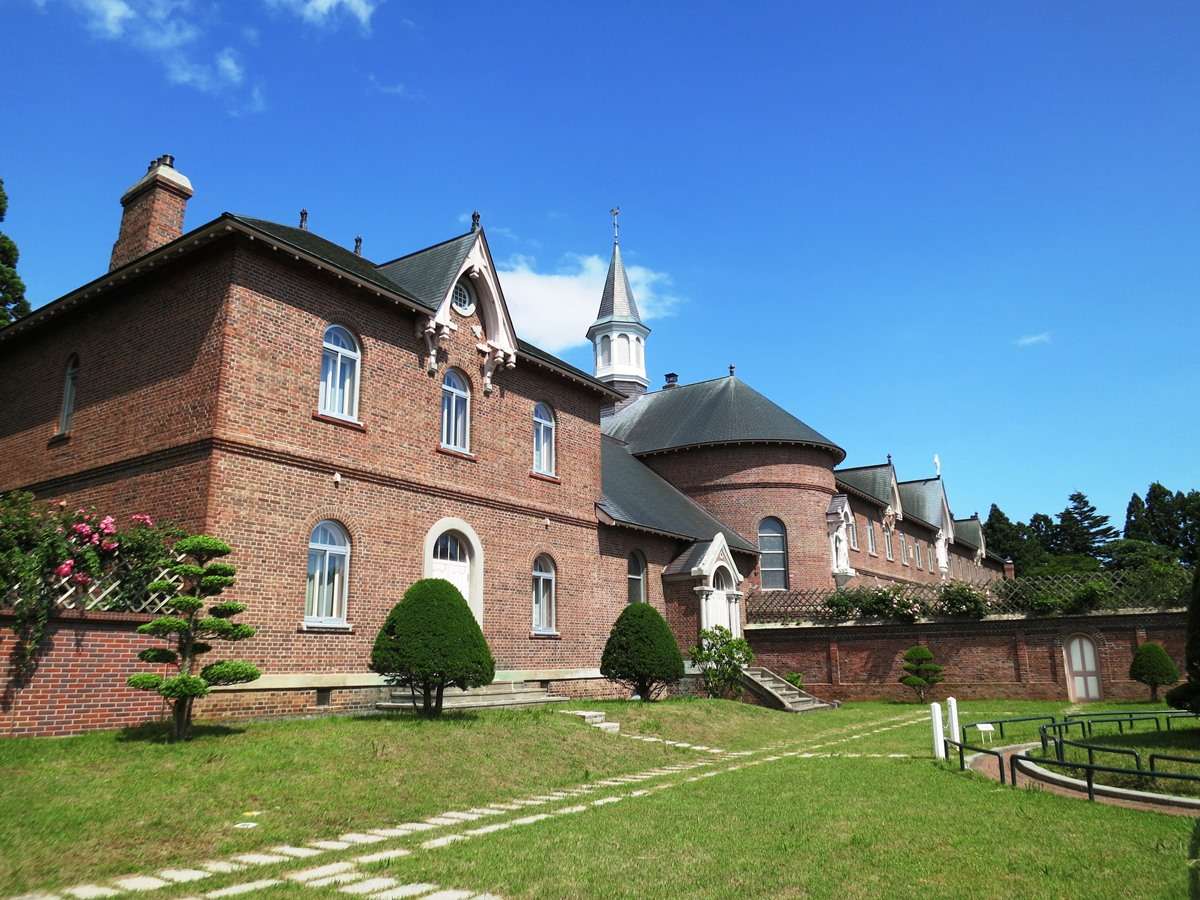 トラピスチヌ修道院（函館駅前からシャトルバス運行中）