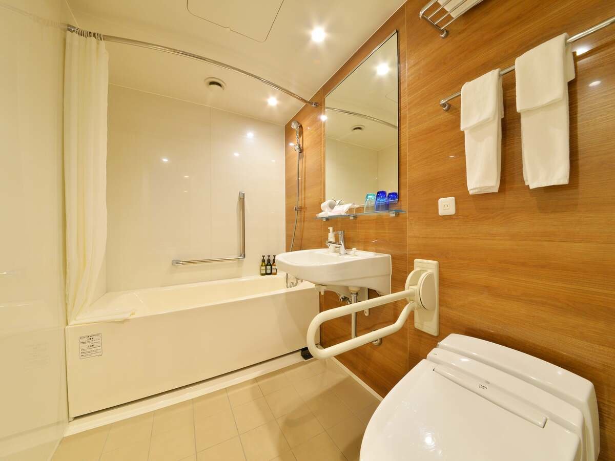 【函館国際ホテル】アクセシブルツイン（最大３名・49平米）のバスルーム