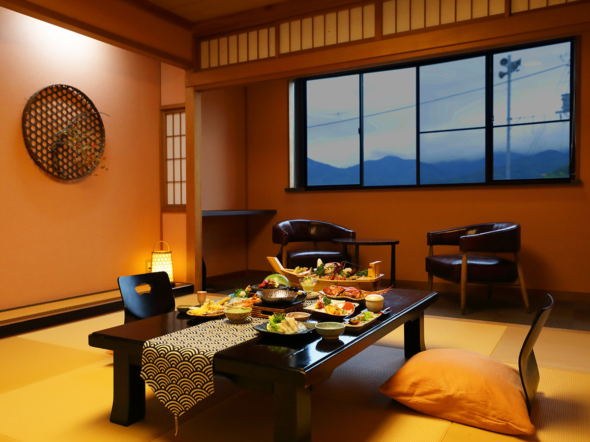 お部屋タイプにより、朝・夕食ともにお部屋食対応が可能