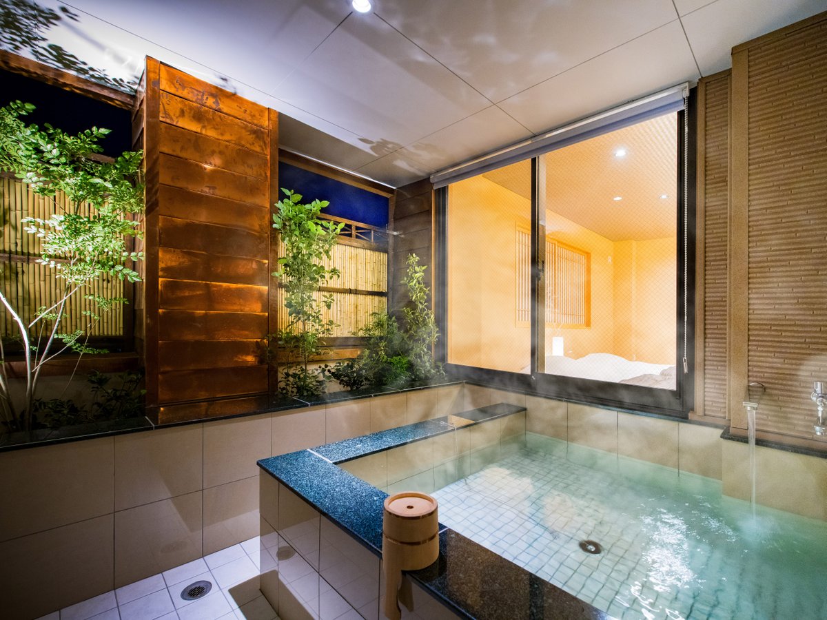 ◆客室温泉露天風呂(67.5平米)◆