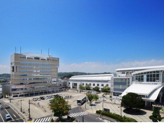 八戸駅直結で好アクセス！４００台以上収容の立体駐車場あり！フロントは見晴らしの良い６階です！