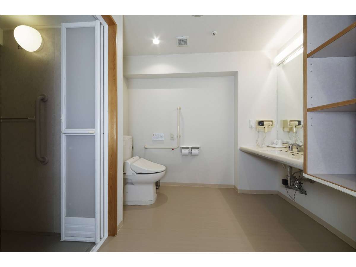 【箱根路開雲】川側洋室バリアフリールーム（312号室）トイレ