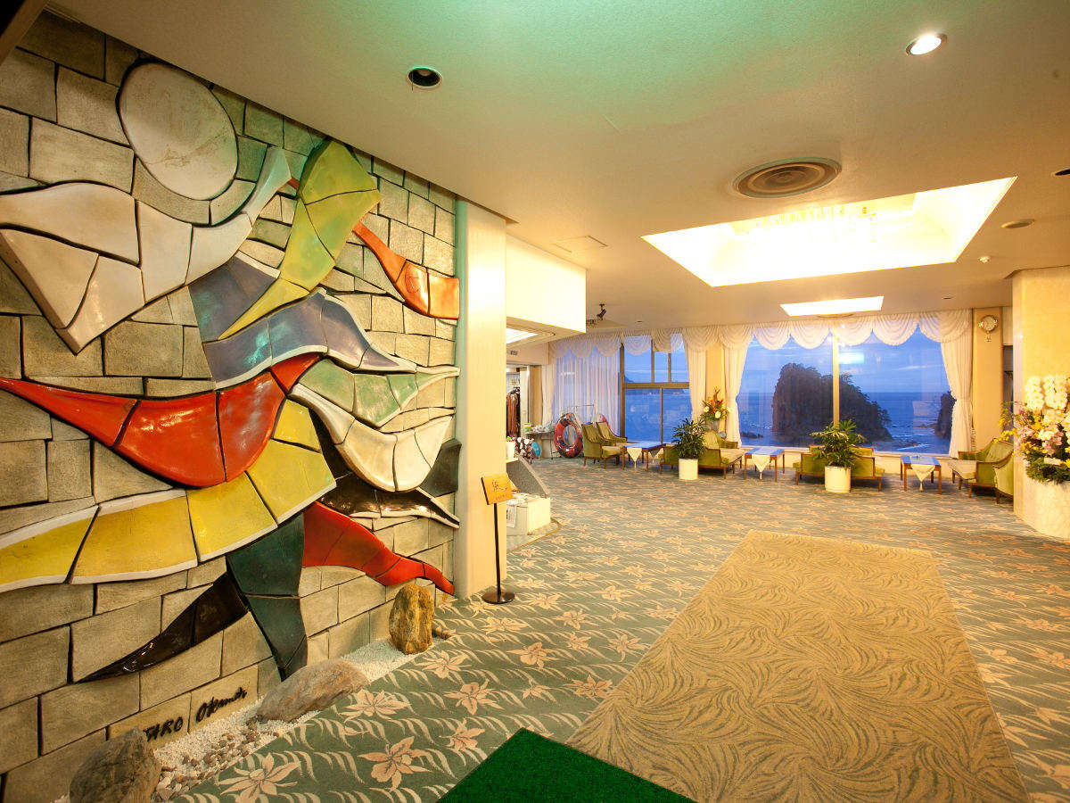 �G���g�����X����Ɖ��{���Y����i�����o�}�����܂��B