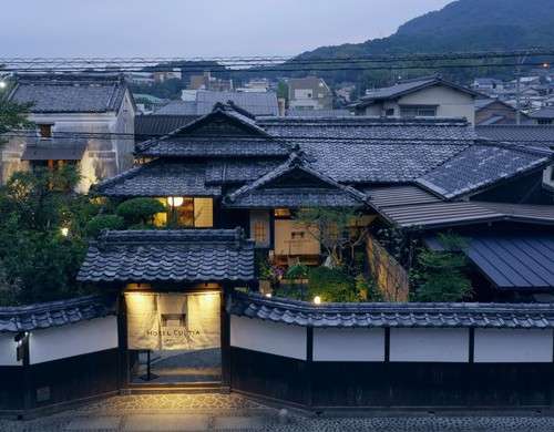 太宰府の歴史溢れるまち全体をホテルに見立てた、新しく懐かしい旅を。