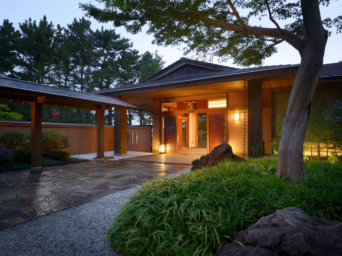 �g�_�̌b�݁A�C�̌b�݁B�����̏h�h���H��