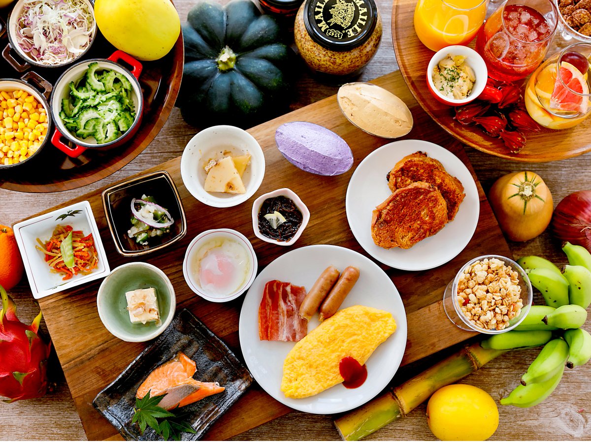 【ホテル内レストラン/ポルトフィーノ朝食】約50種類の和・洋・琉球料理ブッフェがお愉しみいただけます。
