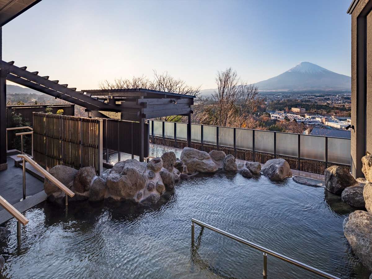 霊峰富士を一望できる露天風呂（木の花の湯）