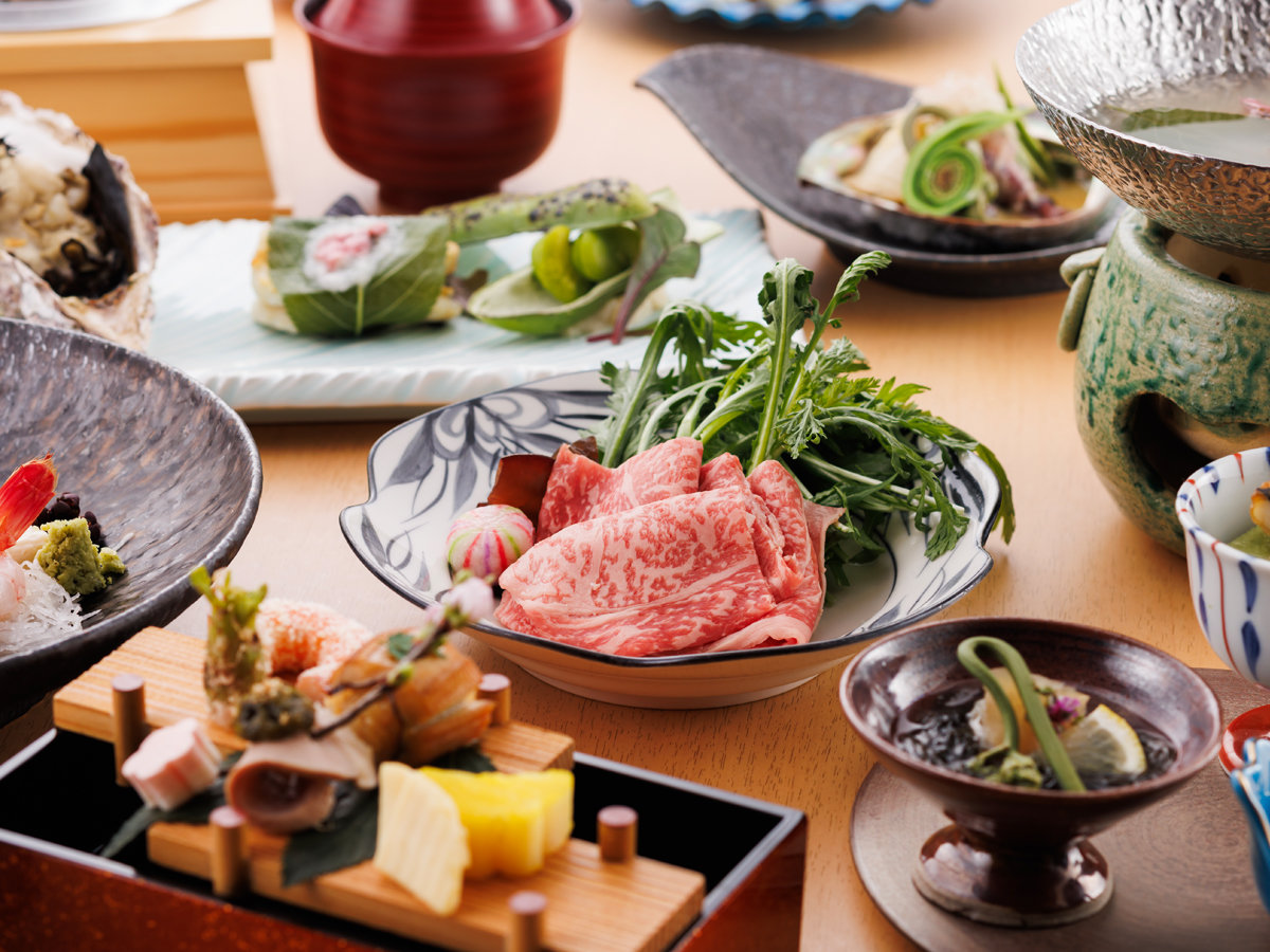 春の会席料理イメージ（仕入状況により変更いたします）加賀の旬を多彩に盛り込んだ体にやさしいお料理