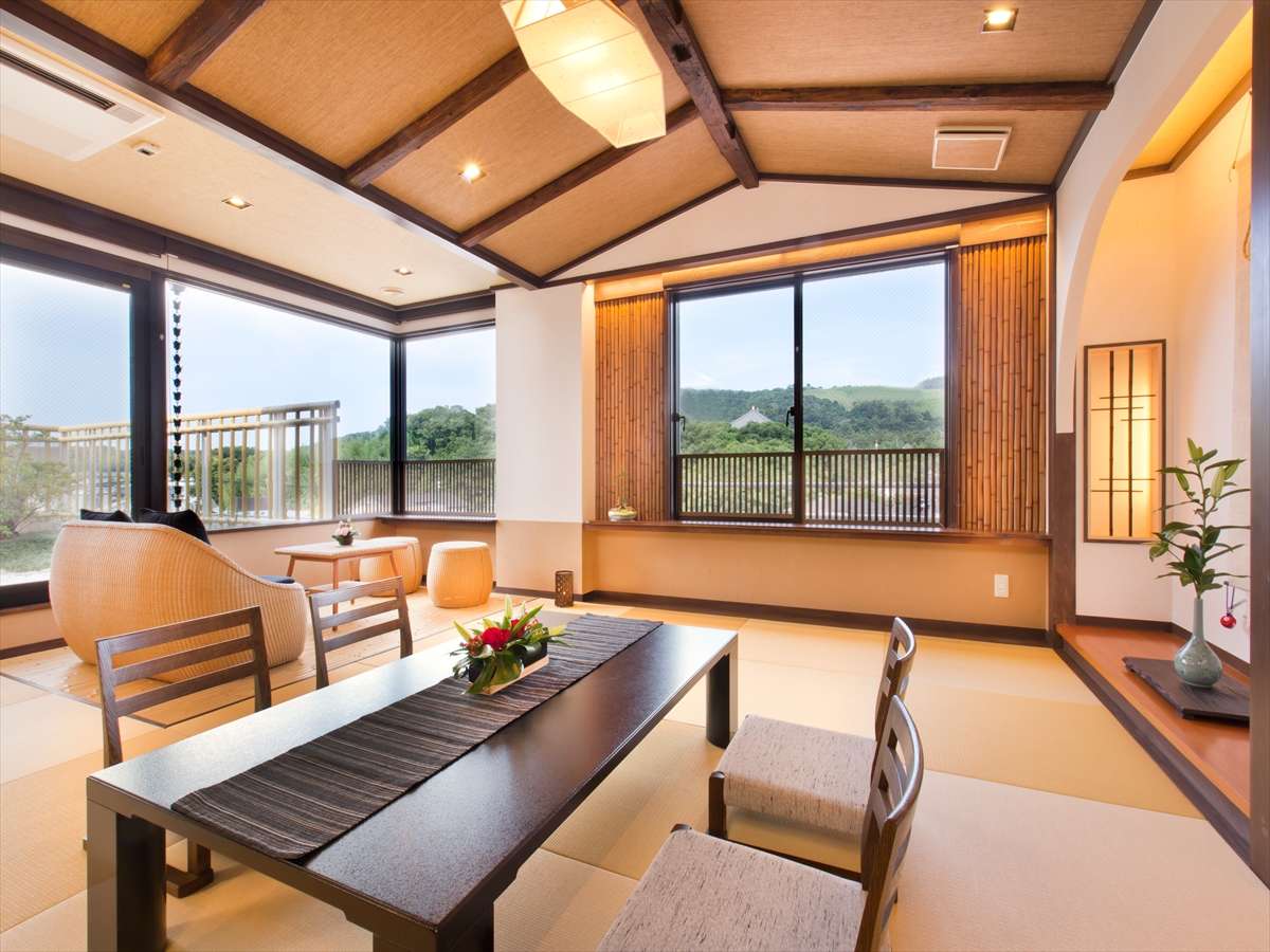 特別客室、お部屋からは東大寺・若草山の大パノラマが広がります。