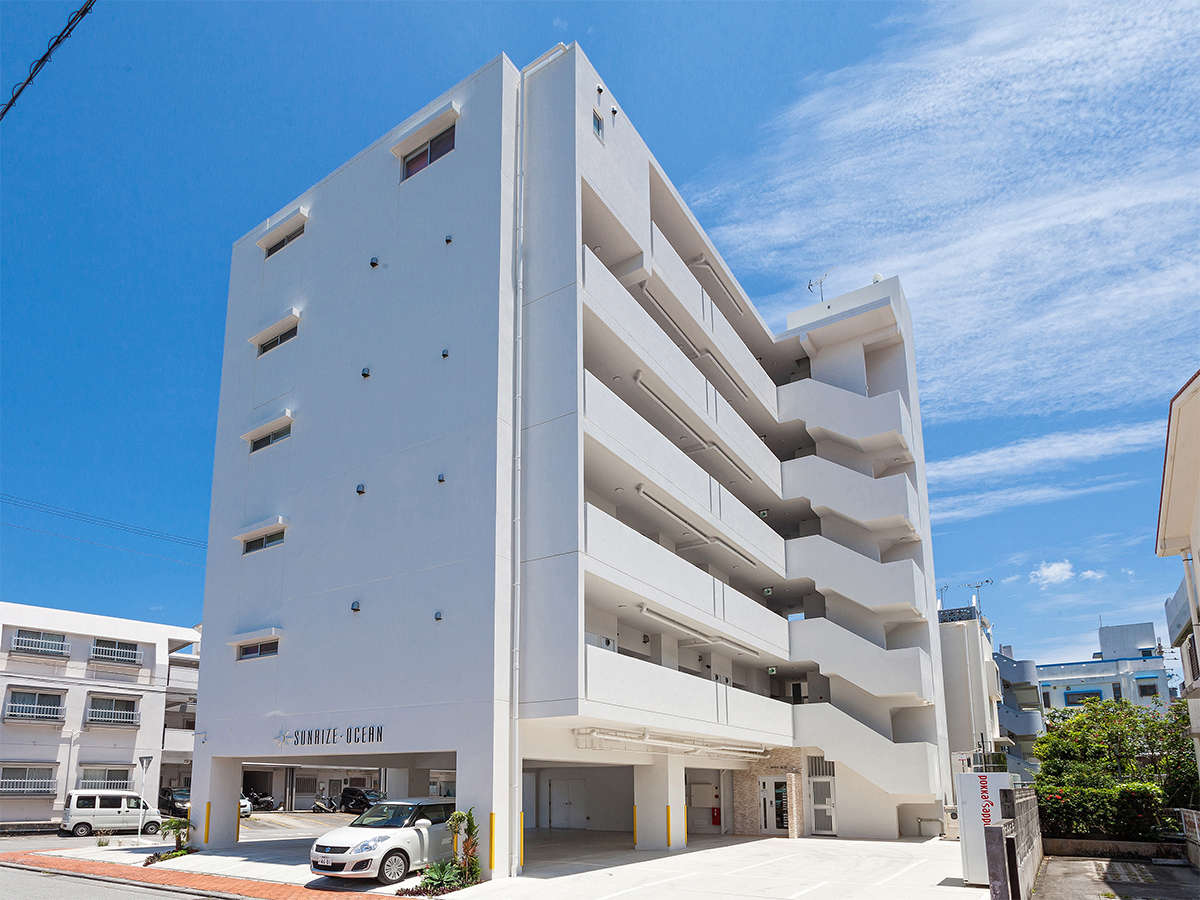 【SUNRIZE・OCEAN】外観 一階はご宿泊客専用駐車場です。