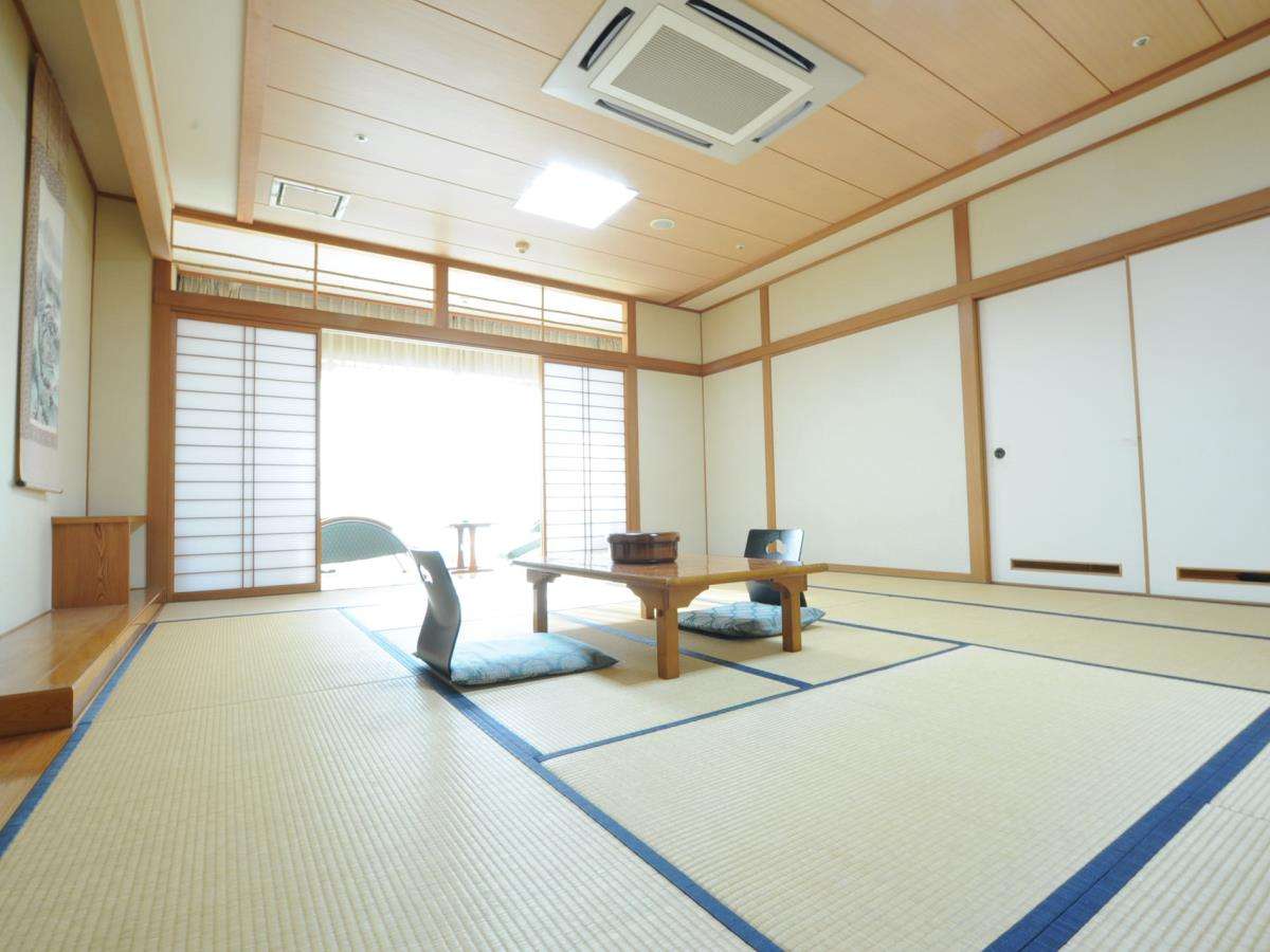 ◆【和室15畳】広々とした和室15畳のお部屋でのんびりとお過ごしください。