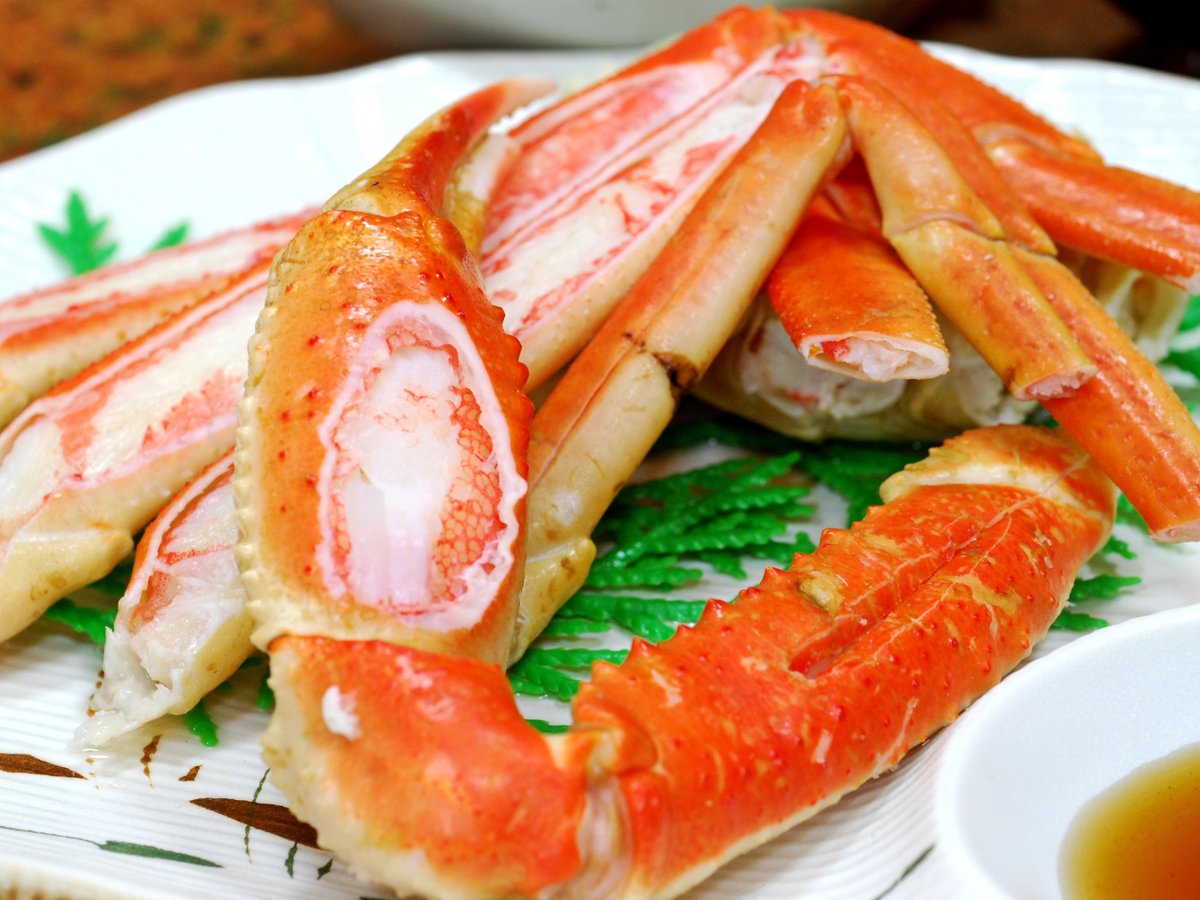 *冬の蟹料理一例。茹でたて蟹をたっぷりと！