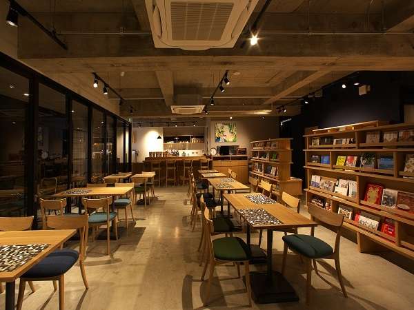 Books & cafe HAINUZUKA table