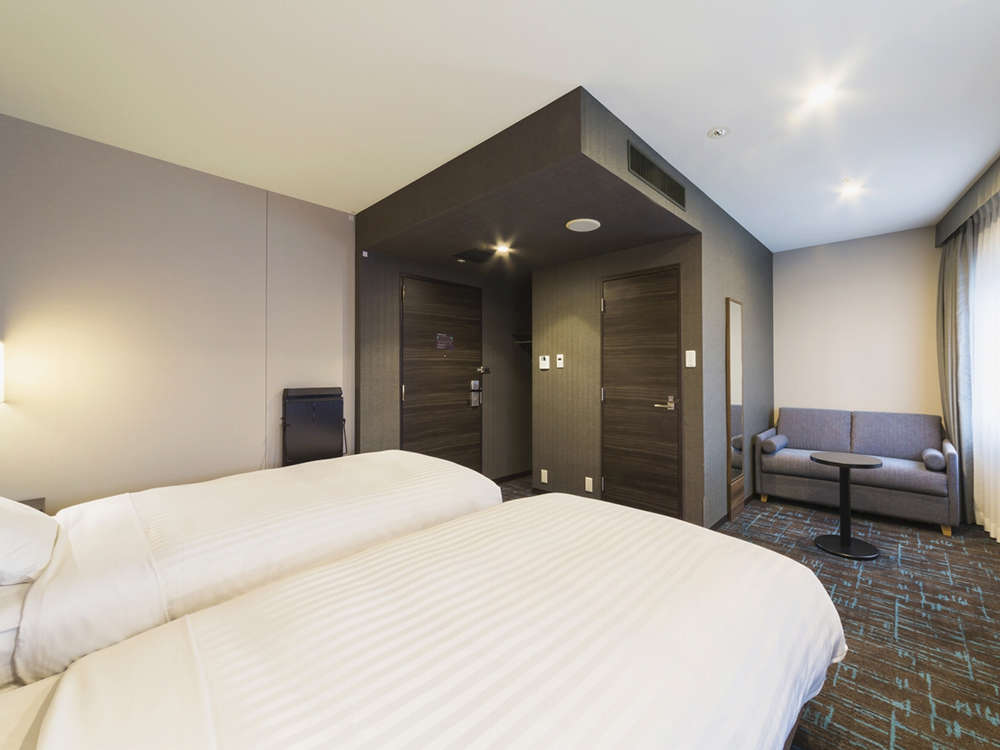 【客室】デラックスツイン・部屋広さ…23㎡・宿泊人数…1～3名・ベッド幅…120cm