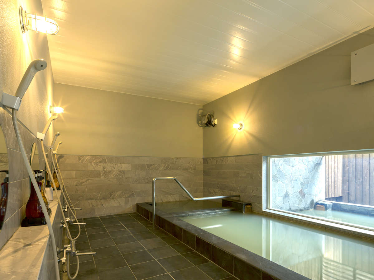 ＊大浴場一例／世界でも珍しい、オイル成分を含む天然温泉！お肌を潤し体を温めます