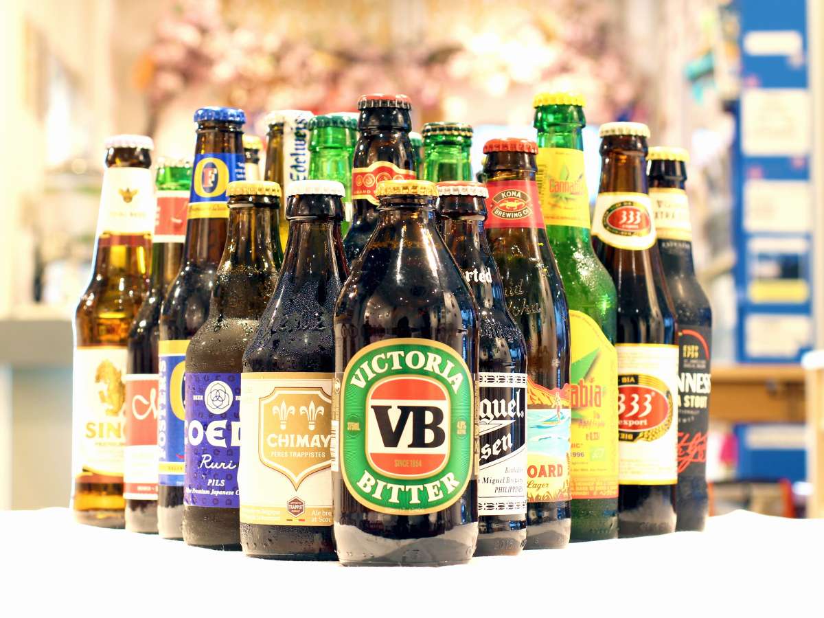 カフェでは異国の雰囲気を味わっていただくため世界各国のビールを販売しております。