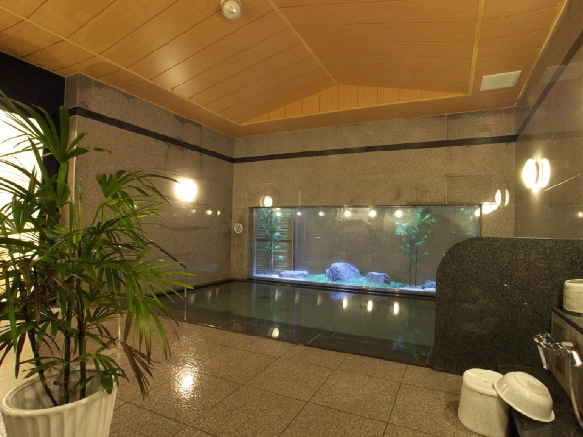 本館地下１階大浴場■ラジウム人工温泉で心と旅の疲れを癒してください。
