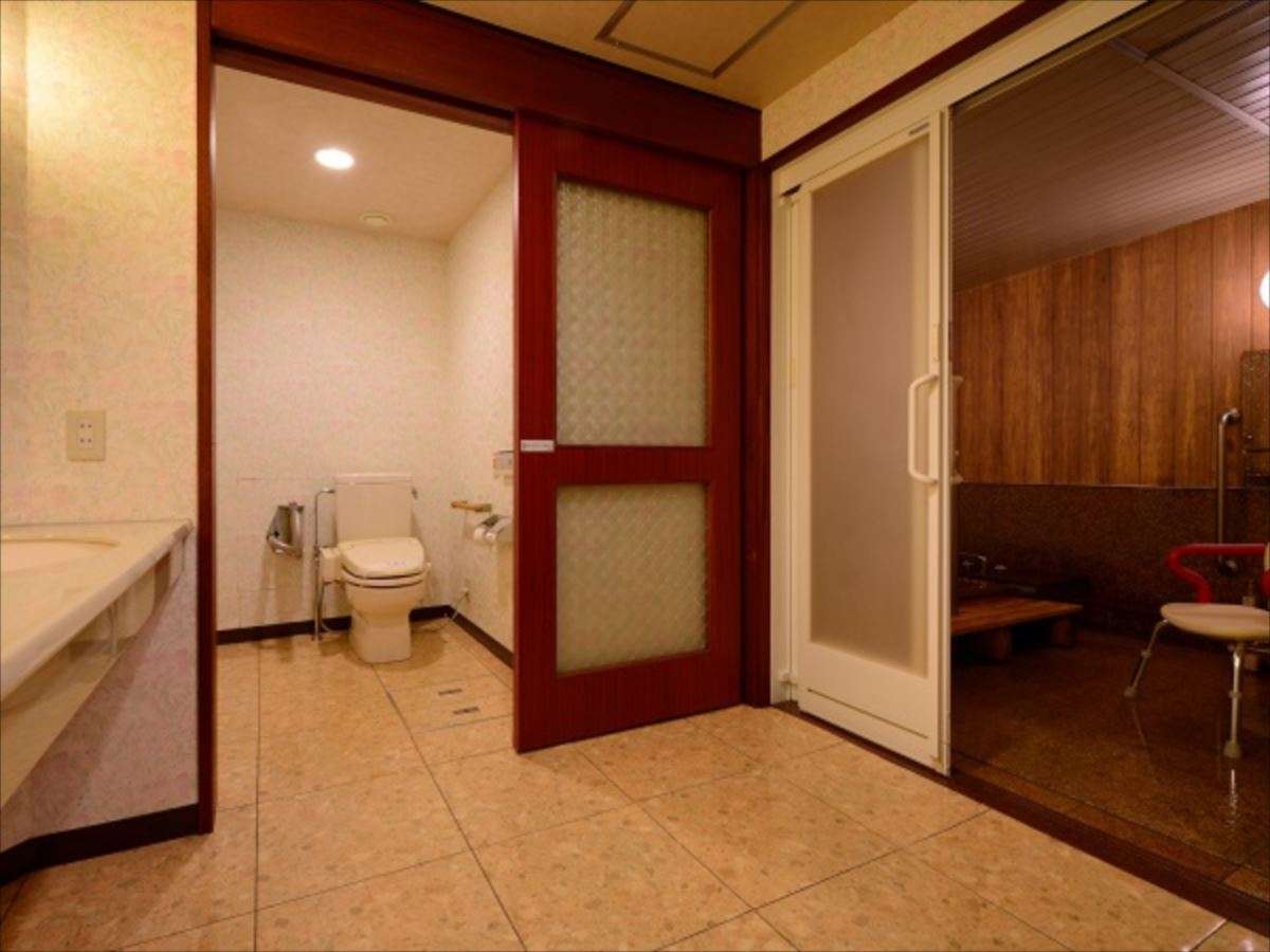十勝川温泉【ホテル大平原】温泉付き特別和洋室（最大４名・ツイン＋８畳）トイレ