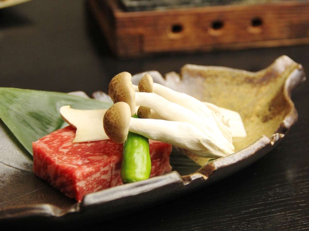 夕食_飛騨牛のステーキ