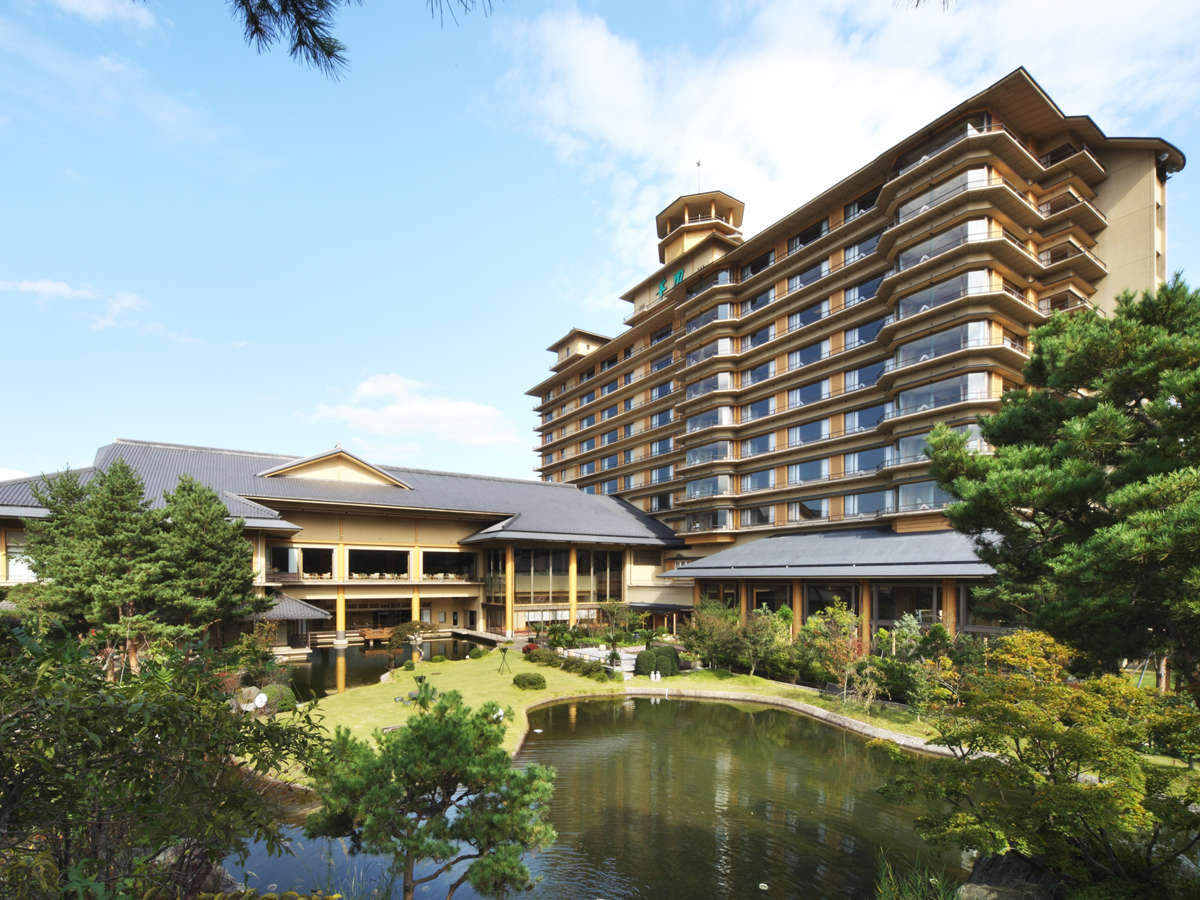 プロが選ぶ日本の旅館100選 | ハネムーンのことならベルツアー